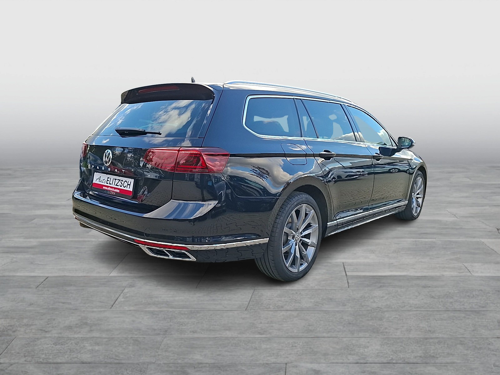 Fahrzeugabbildung Volkswagen Passat Variant TDI Elegance DSG Matrix AHK Navi ACC RFK SH 18