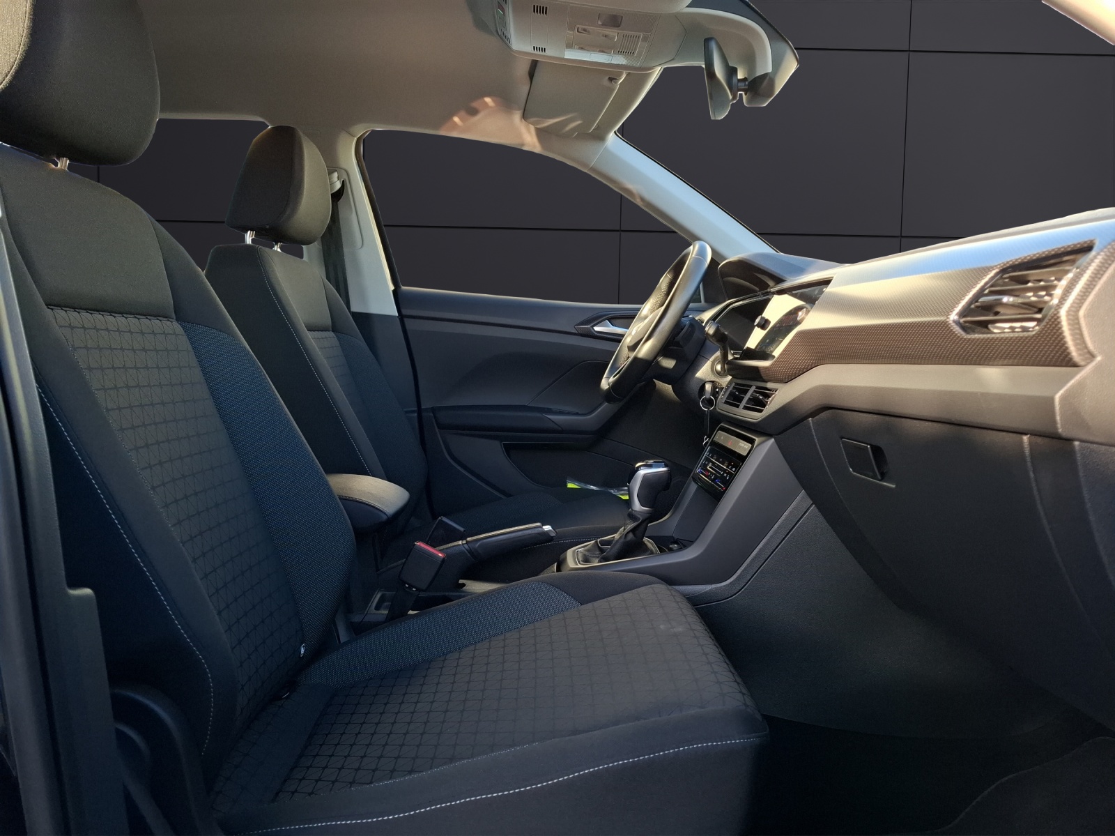 Fahrzeugabbildung Volkswagen T-Cross TSI Life DSG Navi AID RFK SH LM