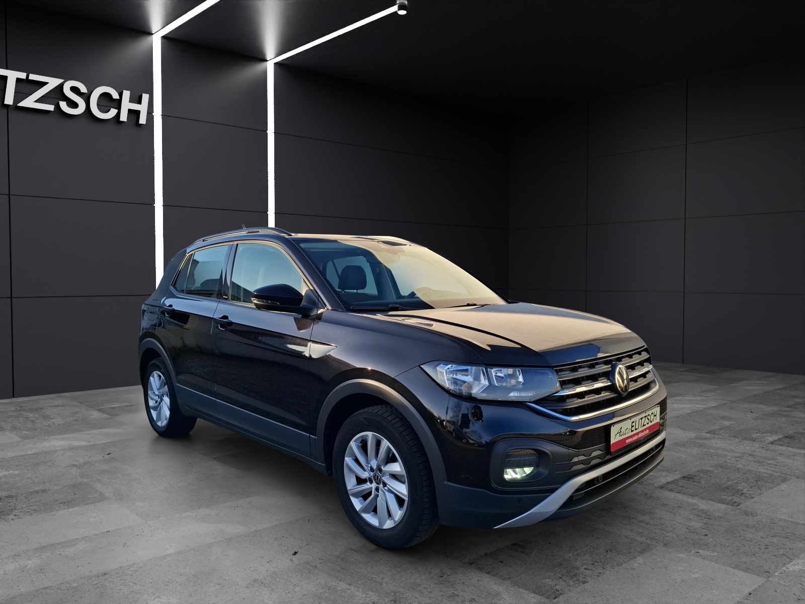 Fahrzeugabbildung Volkswagen T-Cross TSI Life DSG Navi AID RFK SH LM