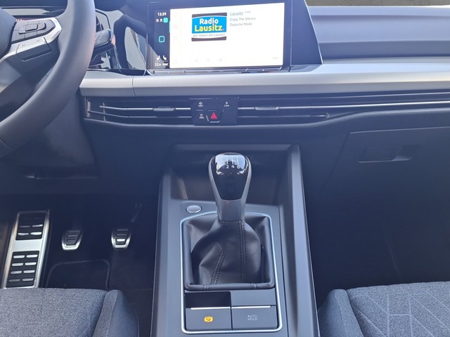 Fahrzeugabbildung Volkswagen Golf VIII TSI Move Kamera Navi LED VC