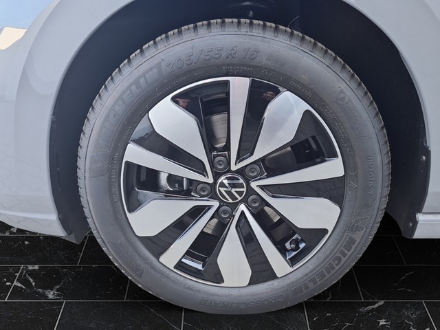 Fahrzeugabbildung Volkswagen Golf VIII TSI Move Kamera Navi LED VC