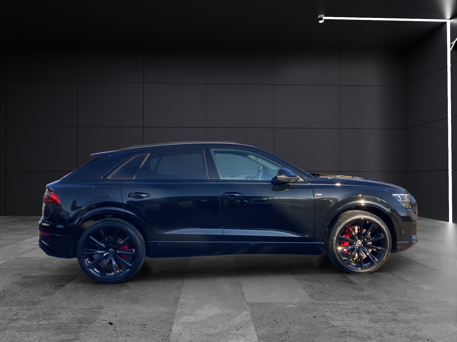 Fahrzeugabbildung Audi Q8 TDI quattro 210 kW