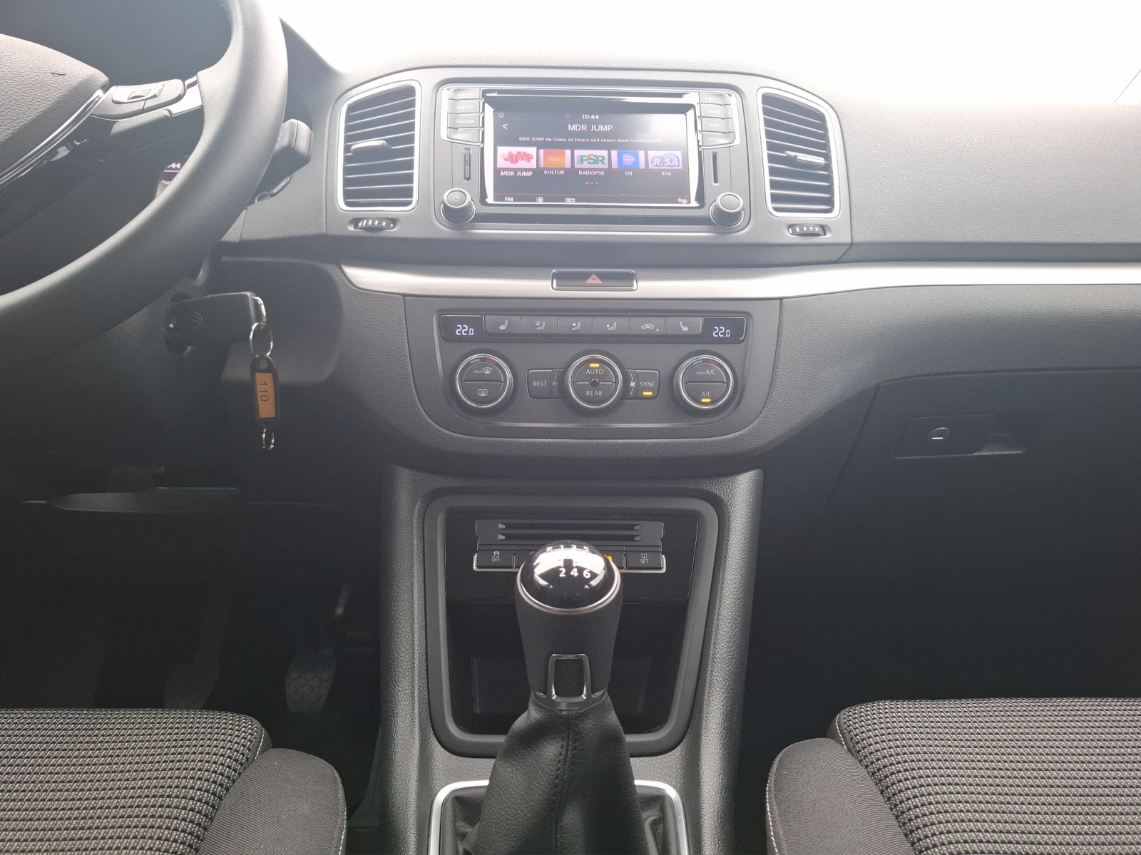 Fahrzeugabbildung Volkswagen Sharan TDI Comfortline 7-Si. Xenon Navi ACC RFK SH LM