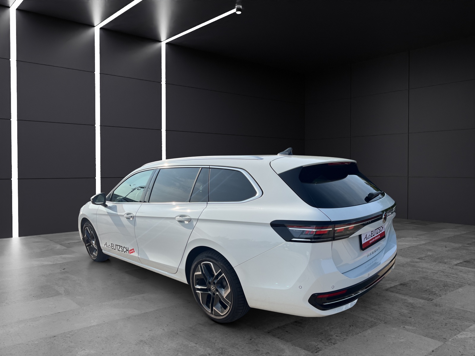 Fahrzeugabbildung Volkswagen Passat 2.0 TDI Elegance DSG LED ACC 18