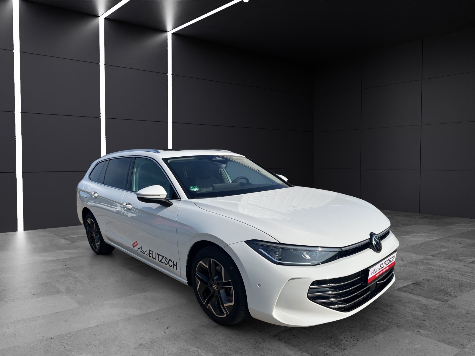 Fahrzeugabbildung Volkswagen Passat 2.0 TDI Elegance DSG LED ACC 18