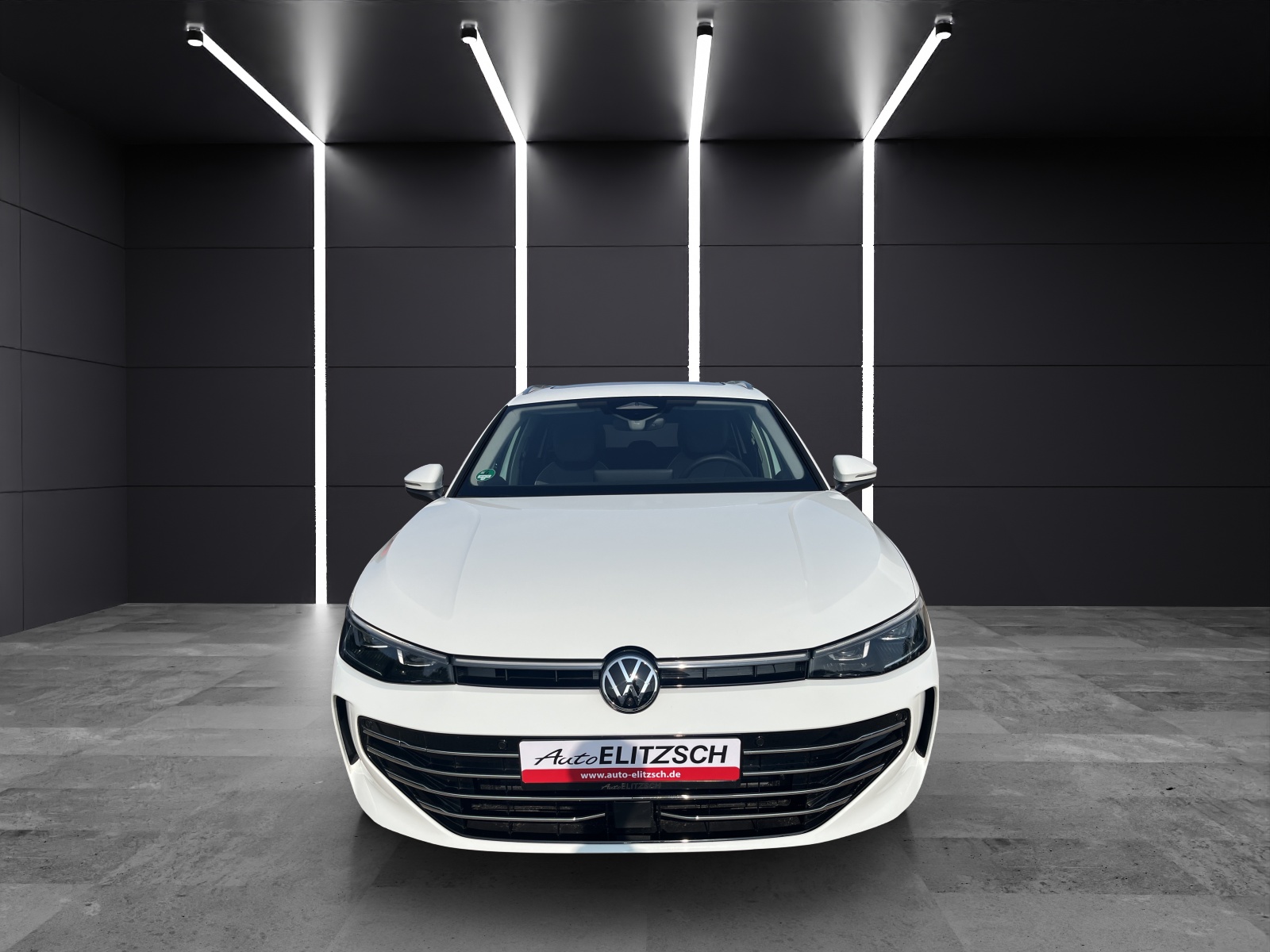 Fahrzeugabbildung Volkswagen Passat 2.0 TDI Elegance DSG LED ACC 18