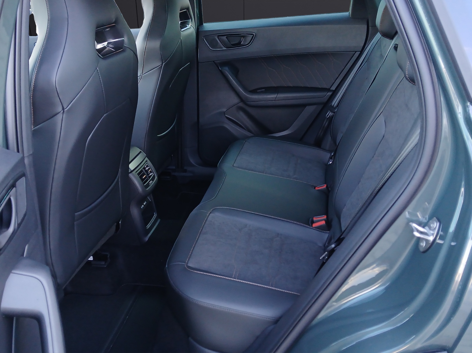 Fahrzeugabbildung CUPRA Ateca VZ 4Drive 2.0 TSI AHK Keyless Kamera