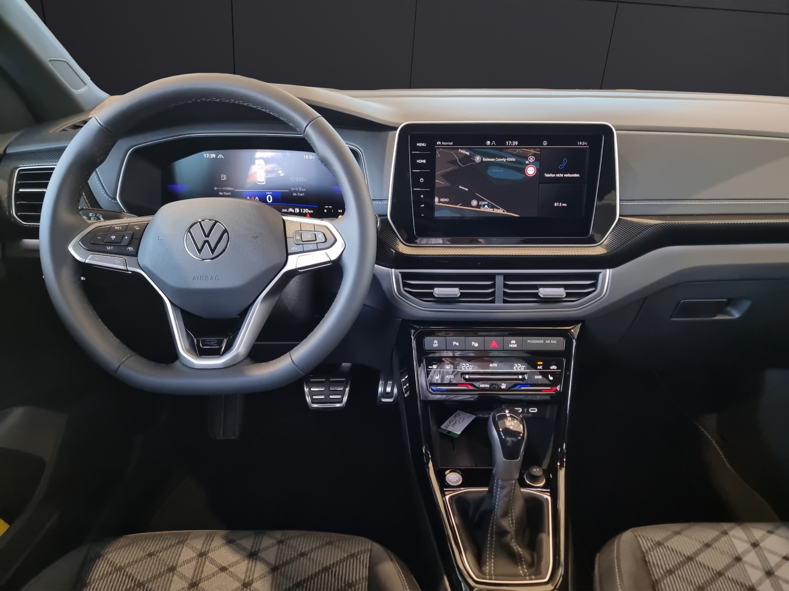 Fahrzeugabbildung Volkswagen T-Cross R-Line LED AHZV DAB ACC