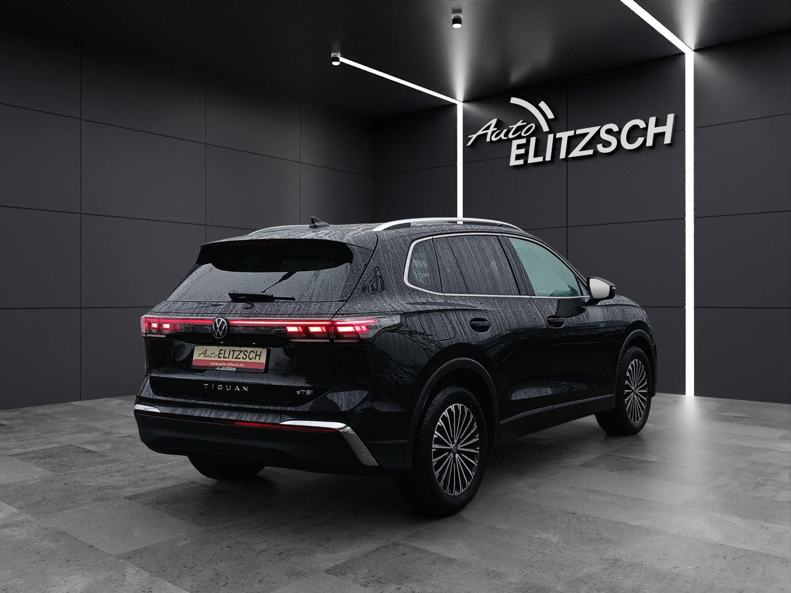 Fahrzeugabbildung Volkswagen Tiguan eTSI Elegance DSG Matrix AHK Navi AID ACC RFK SH