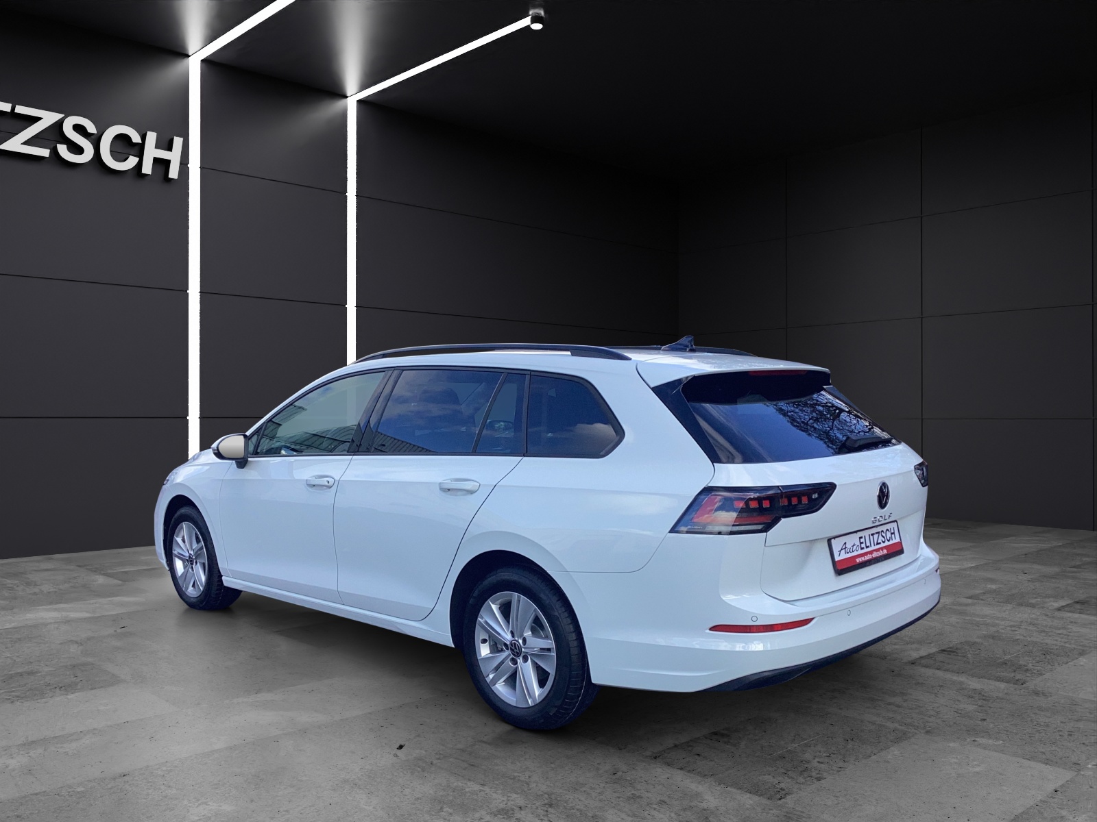 Fahrzeugabbildung Volkswagen Golf Variant Life AHZV LED DAB+ ACC