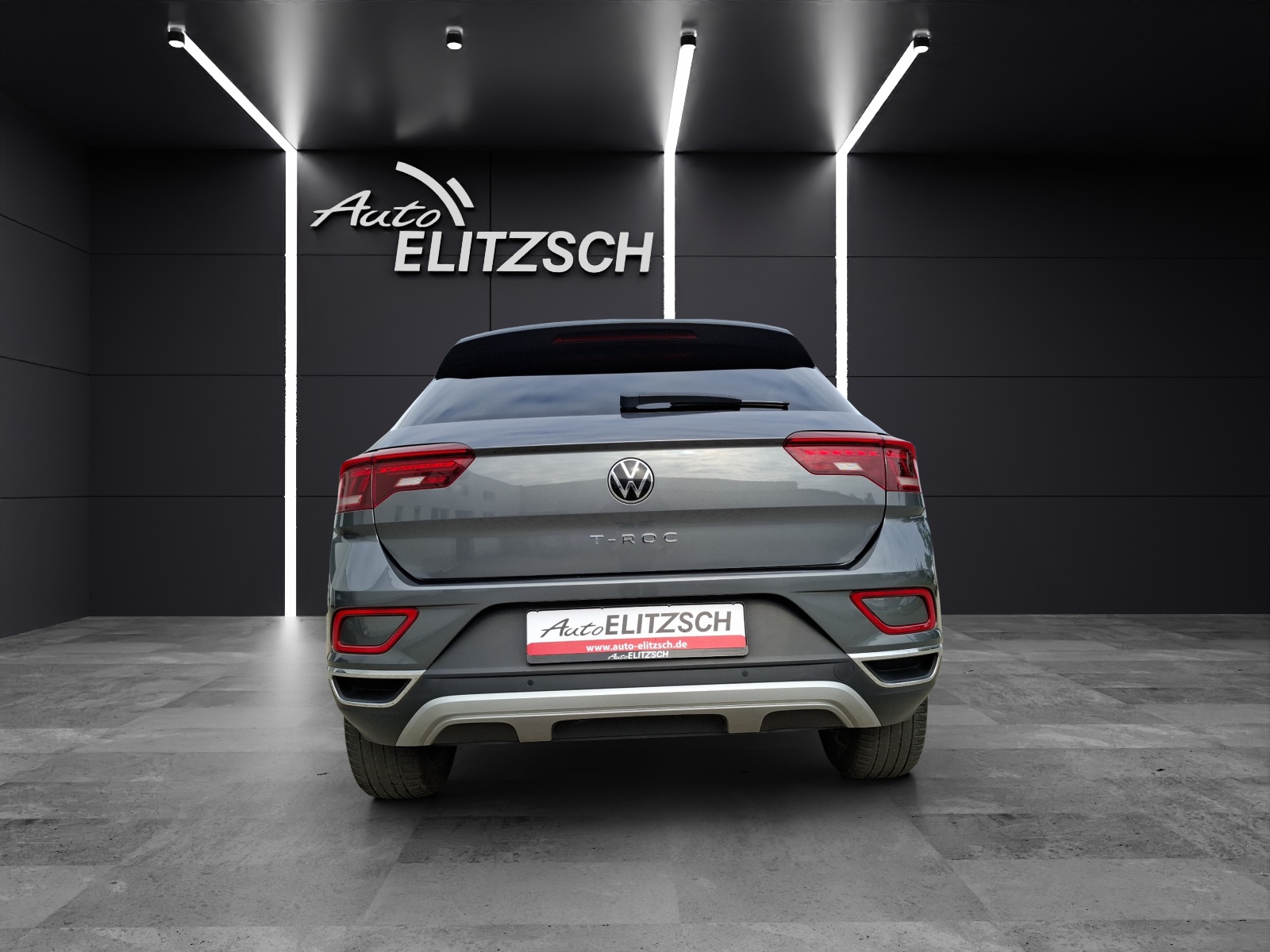 Fahrzeugabbildung Volkswagen T-Roc TSI Style LED AHK Navi AID ACC RFK SH 18