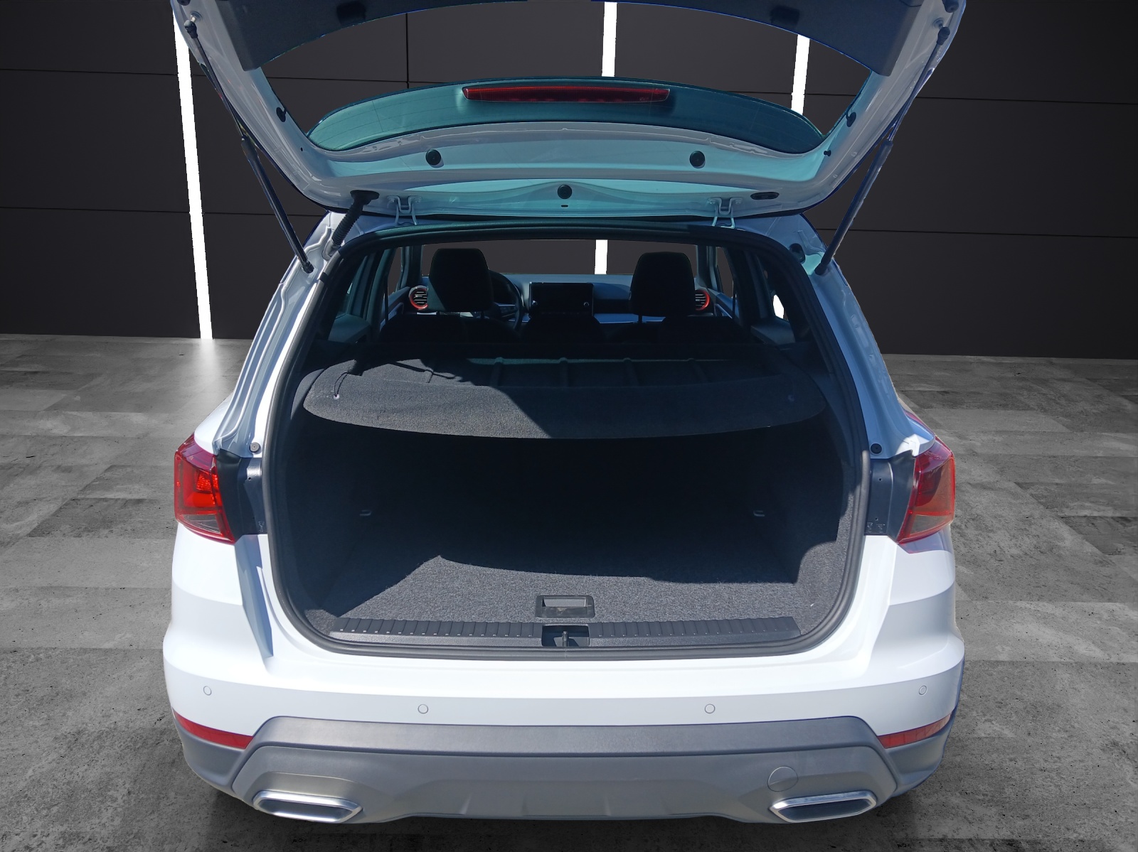 Fahrzeugabbildung SEAT Arona TSI FR-Line LED AID GRA PDC SHZ APP