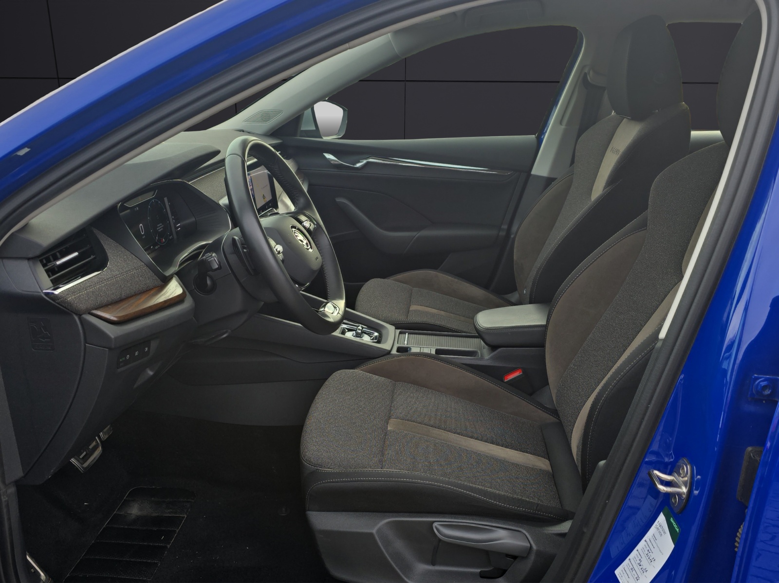 Fahrzeugabbildung SKODA Octavia Combi Scout 2.0 TDI 4x4 DSG AHZ NAVI LED