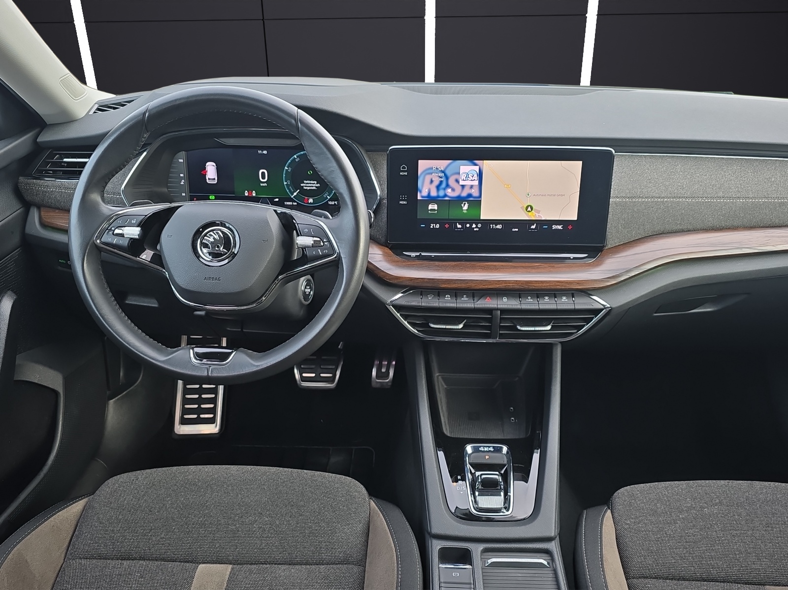 Fahrzeugabbildung SKODA Octavia Combi Scout 2.0 TDI 4x4 DSG AHZ NAVI LED