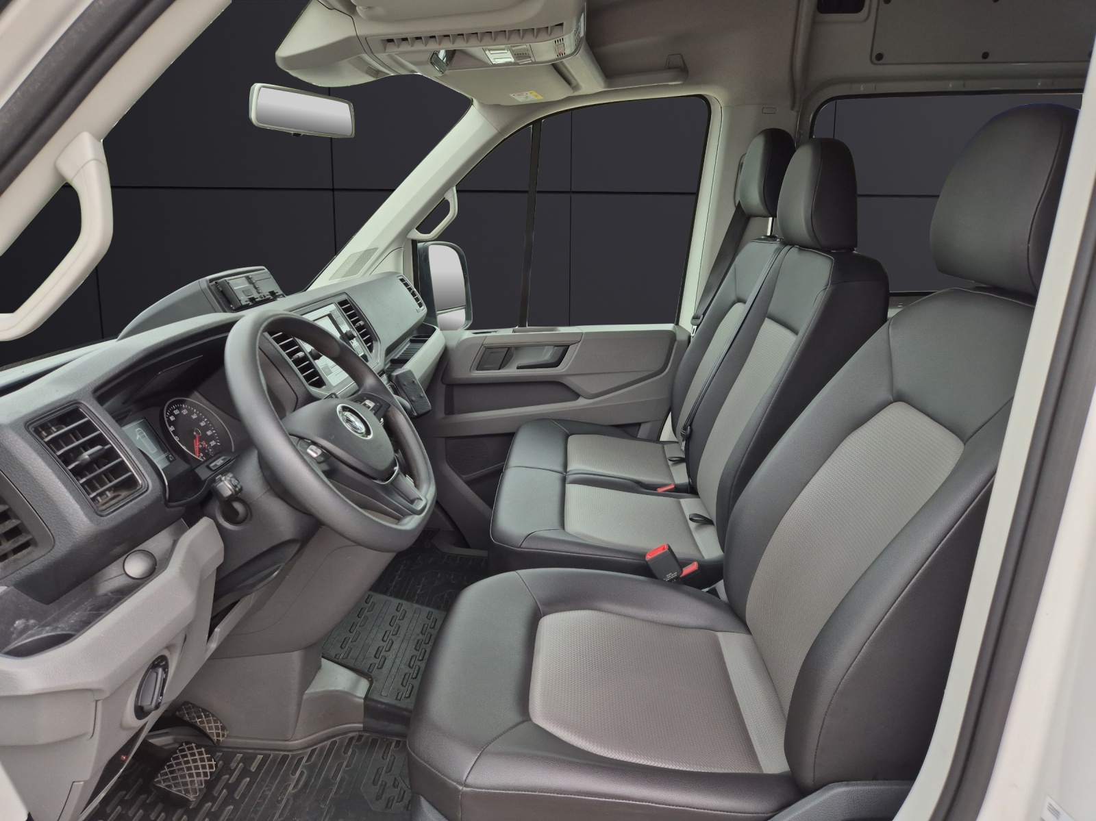 Fahrzeugabbildung Volkswagen Crafter 50 DSG LR HD 9-Si Rollstuhllift Trittstufe STH Klima RFK