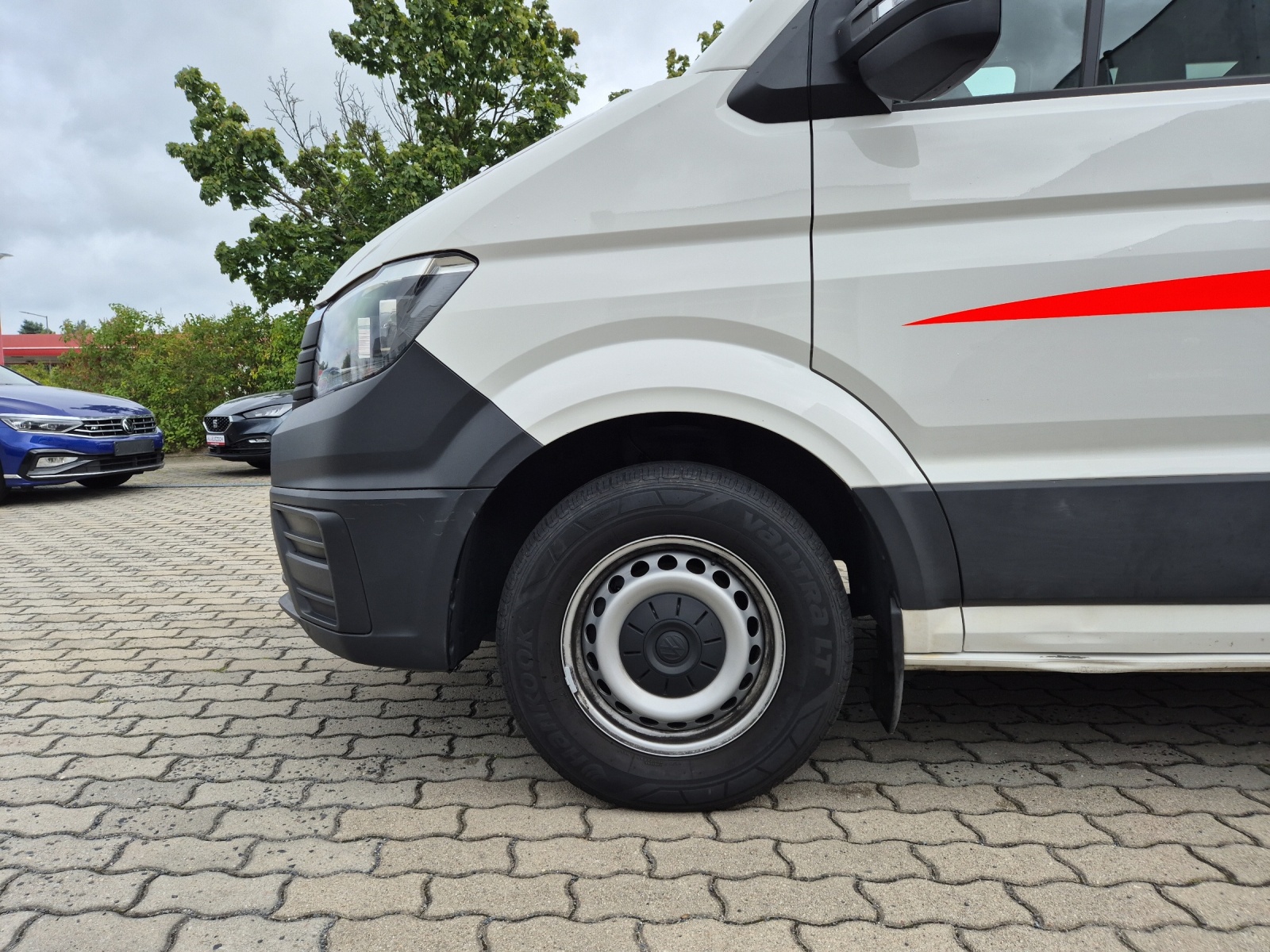 Fahrzeugabbildung Volkswagen Crafter 50 DSG LR HD 9-Si Rollstuhllift Trittstufe STH Klima RFK