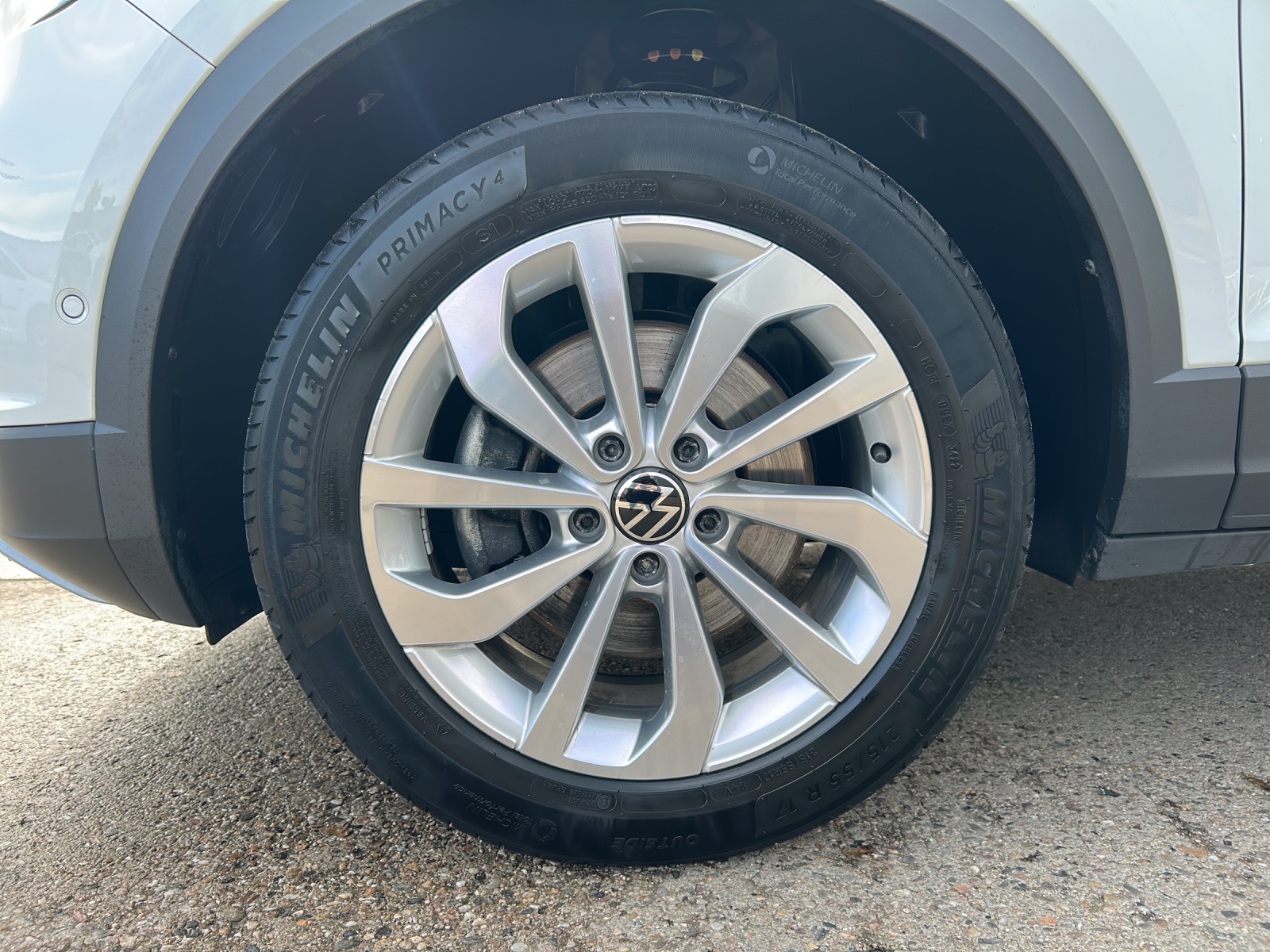 Fahrzeugabbildung Volkswagen T-Roc Style TDI DSG IQ.Light ACC SH 17