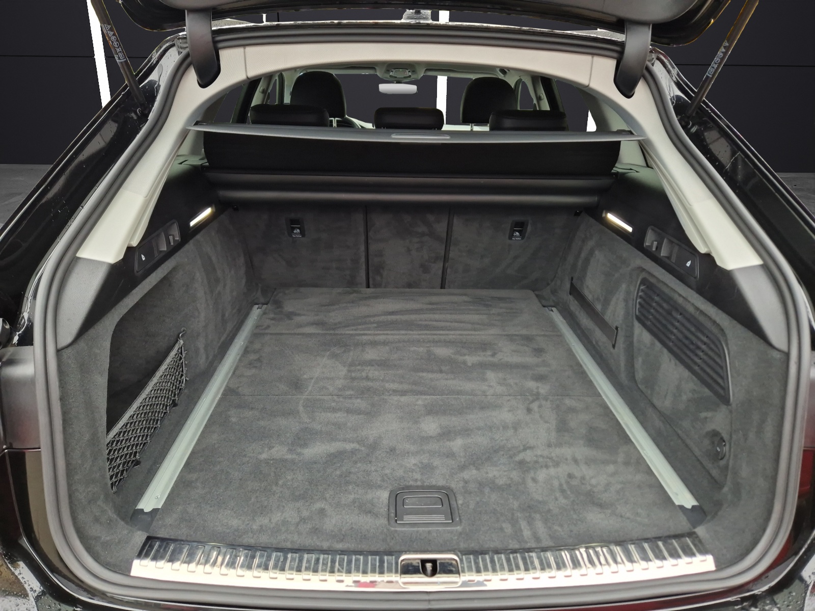 Fahrzeugabbildung Audi A6 Avant 40 TDI Sport quattro S-tronic LED Navi AVC Leder ACC RFK SH 19