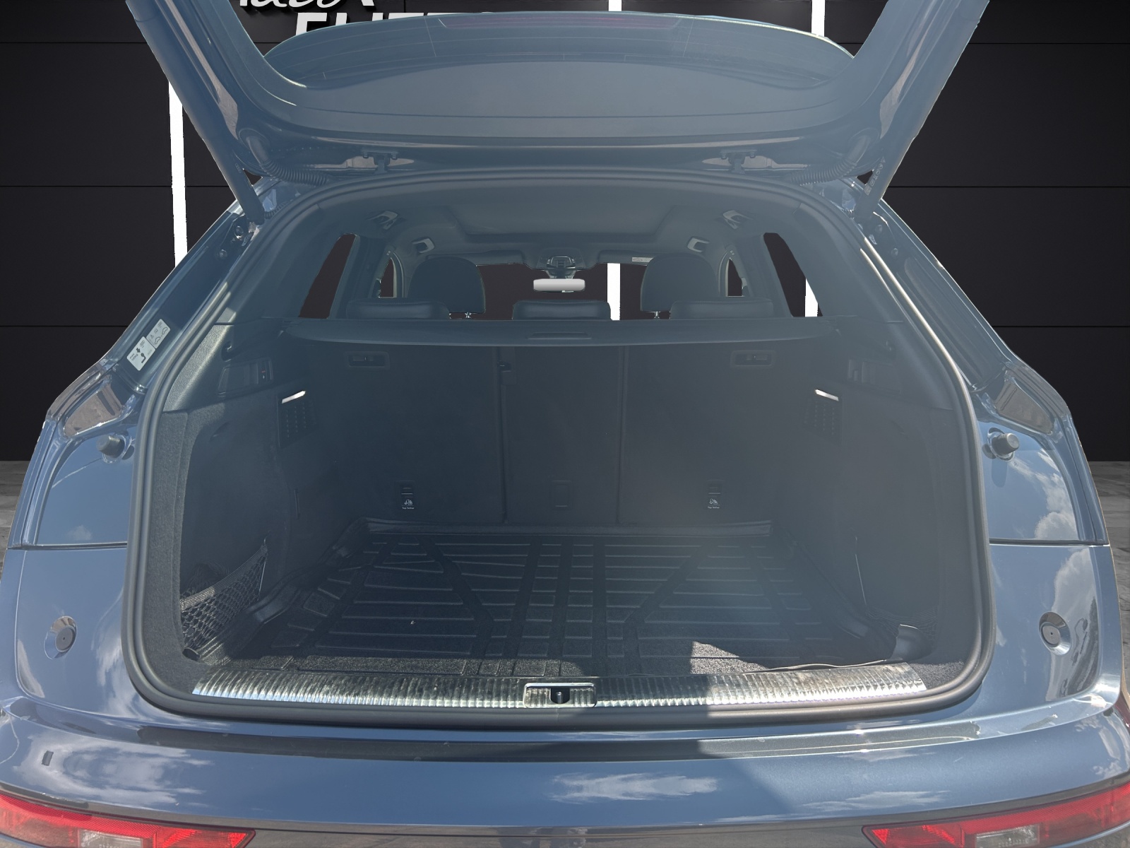 Fahrzeugabbildung Audi Q5 45 TFSI advanced S-Line qu LED AHK Navi ACC AVC Pano RFK SHZ