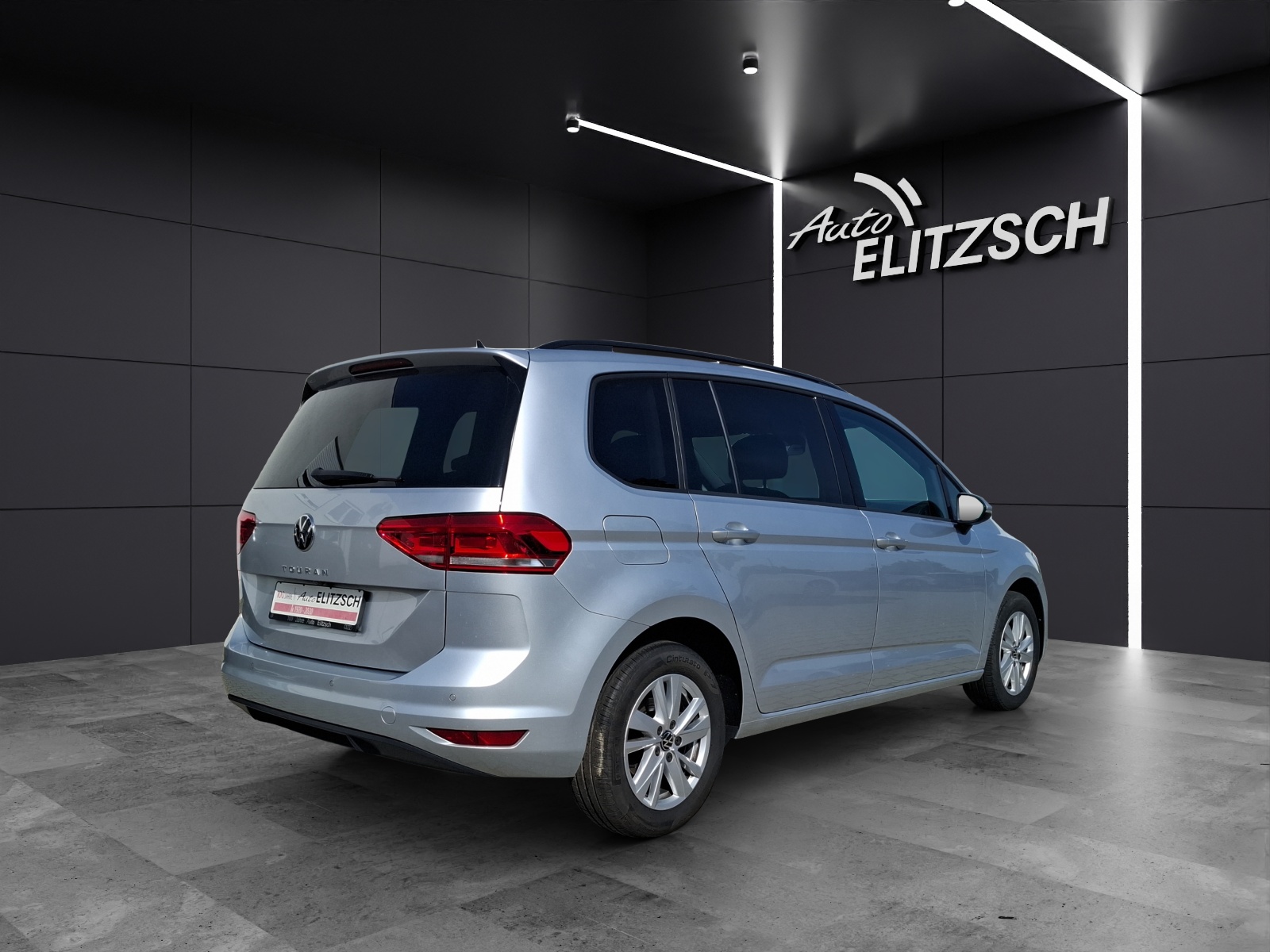 Fahrzeugabbildung Volkswagen Touran TSI Comfortline LED Navi AHK ACC AID Kamera SHZ