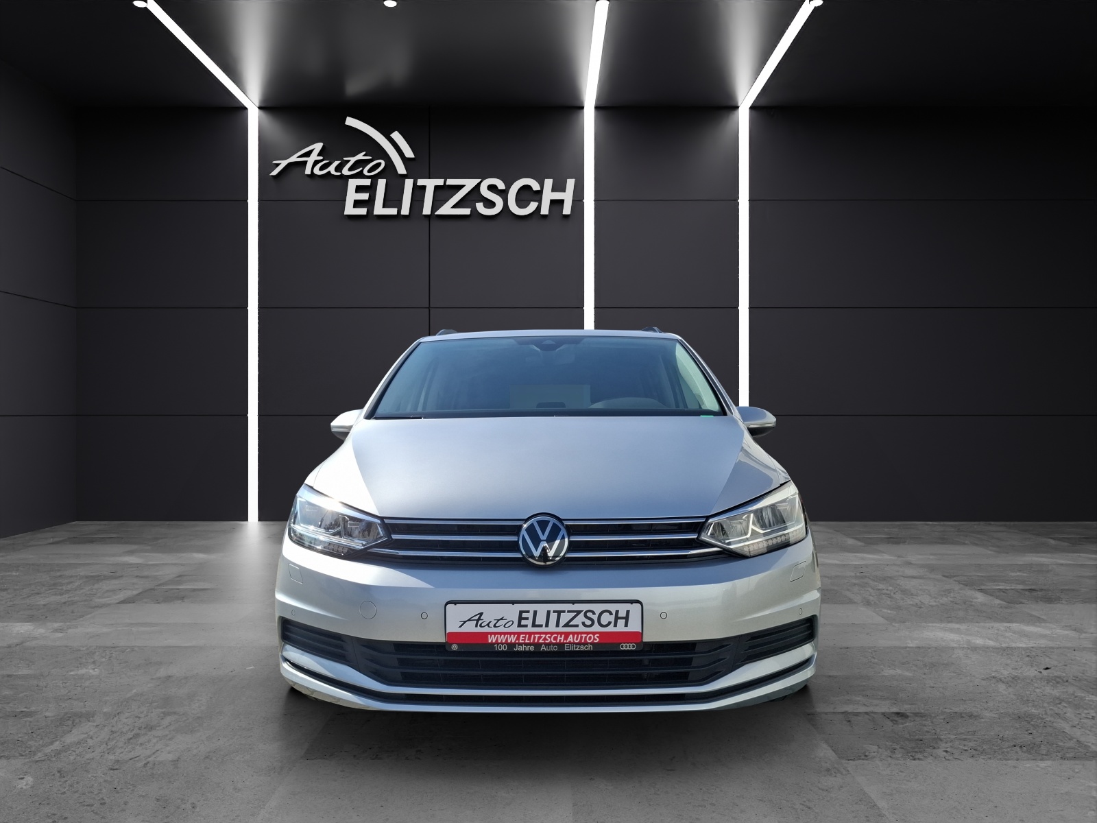 Fahrzeugabbildung Volkswagen Touran TSI Comfortline LED Navi AHK ACC AID Kamera SHZ
