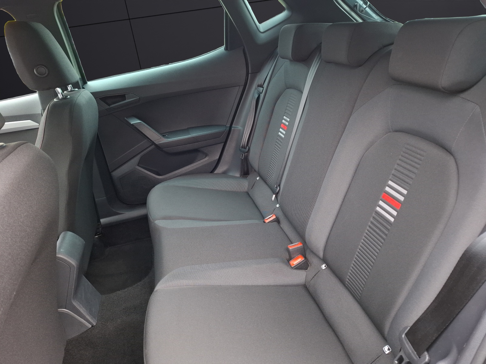 Fahrzeugabbildung SEAT Ibiza TSI FR-Line Beats DSG LED Navi GRA PDC SH 18