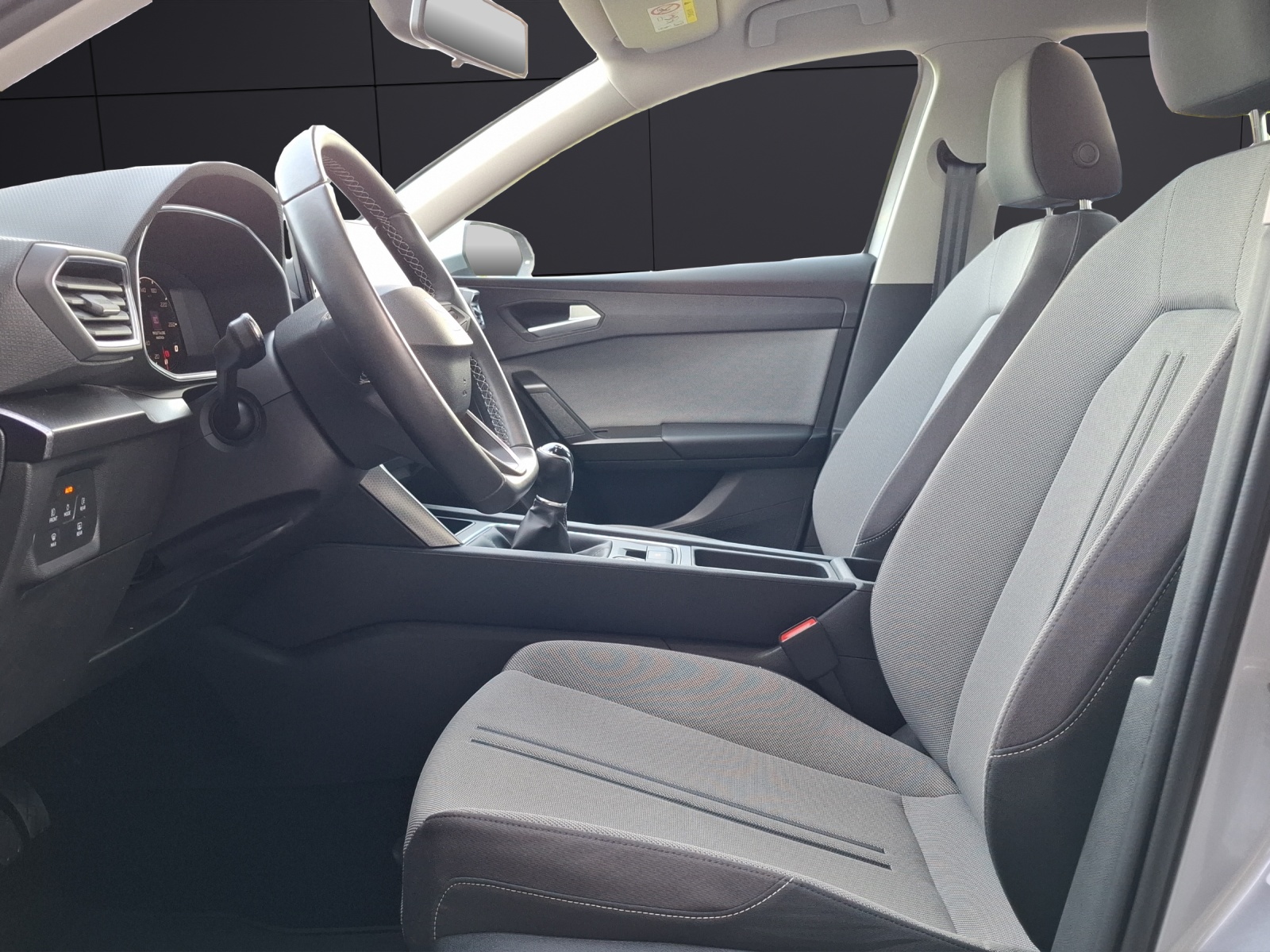 Fahrzeugabbildung SEAT Leon ST TSI Style LED AHK Navi AID GRA SHZ Park-Assist