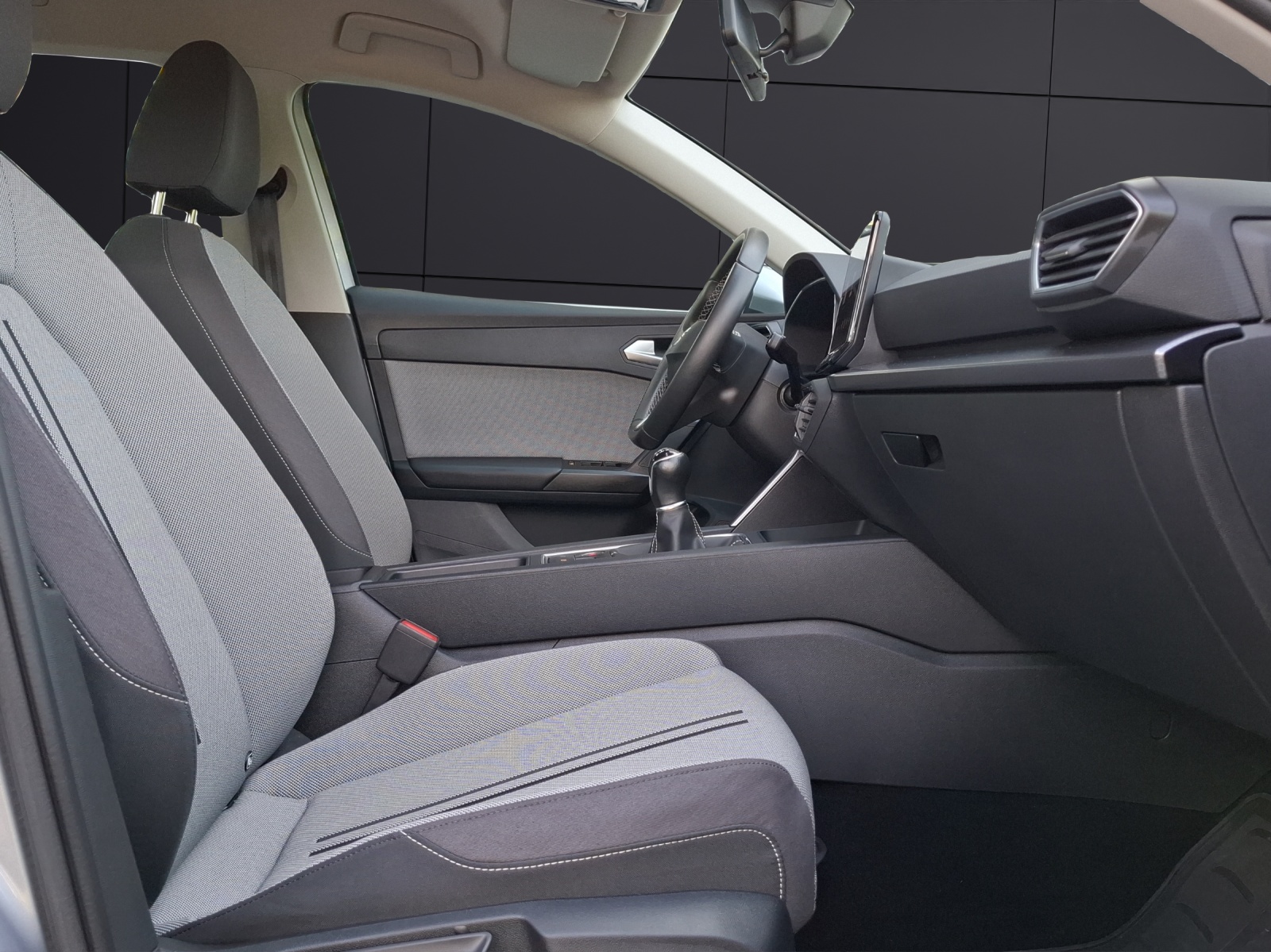 Fahrzeugabbildung SEAT Leon ST TSI Style LED AHK Navi AID GRA SHZ Park-Assist