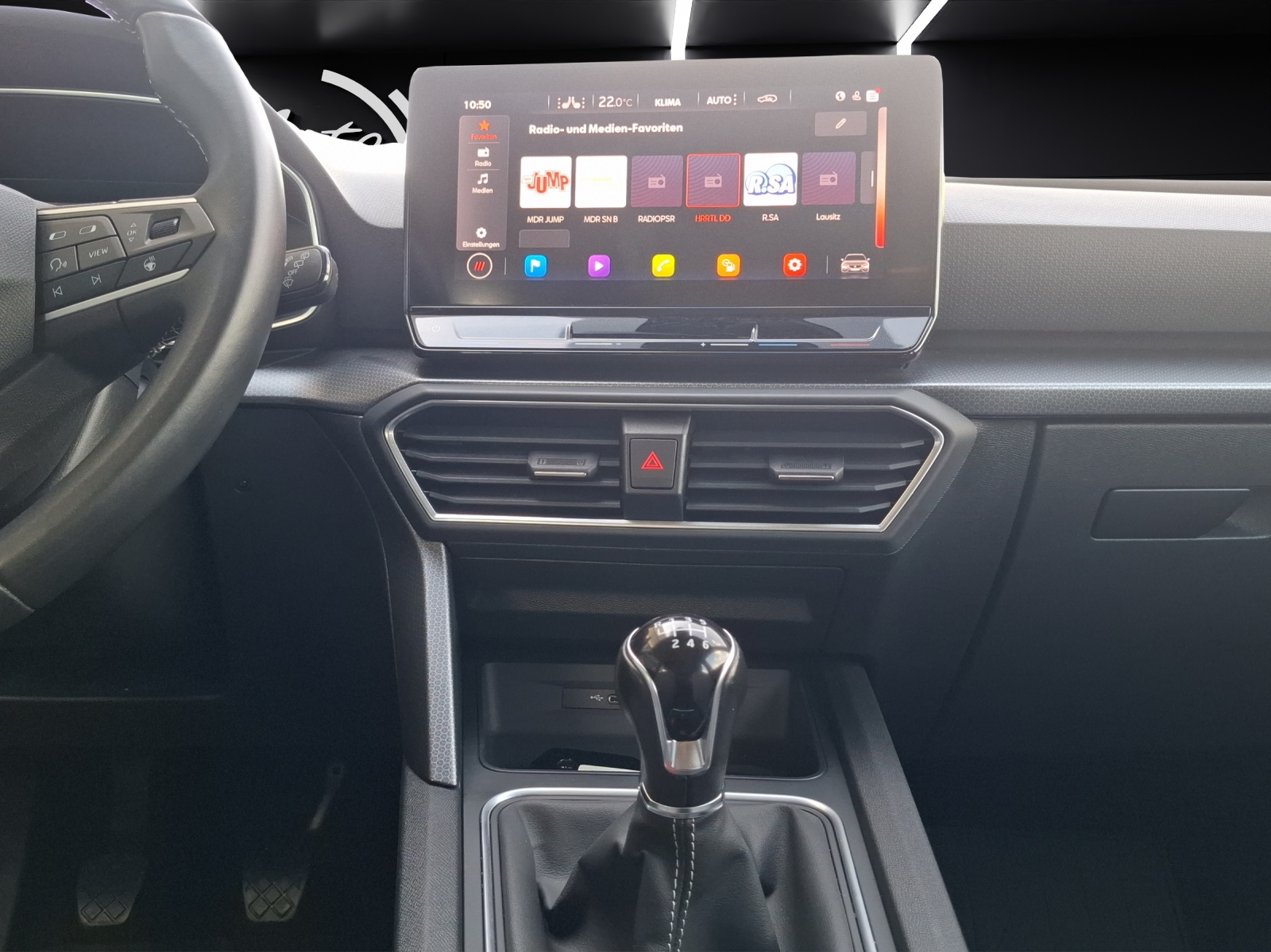 Fahrzeugabbildung SEAT Leon ST TSI Style LED AHK Navi AID GRA SHZ Park-Assist