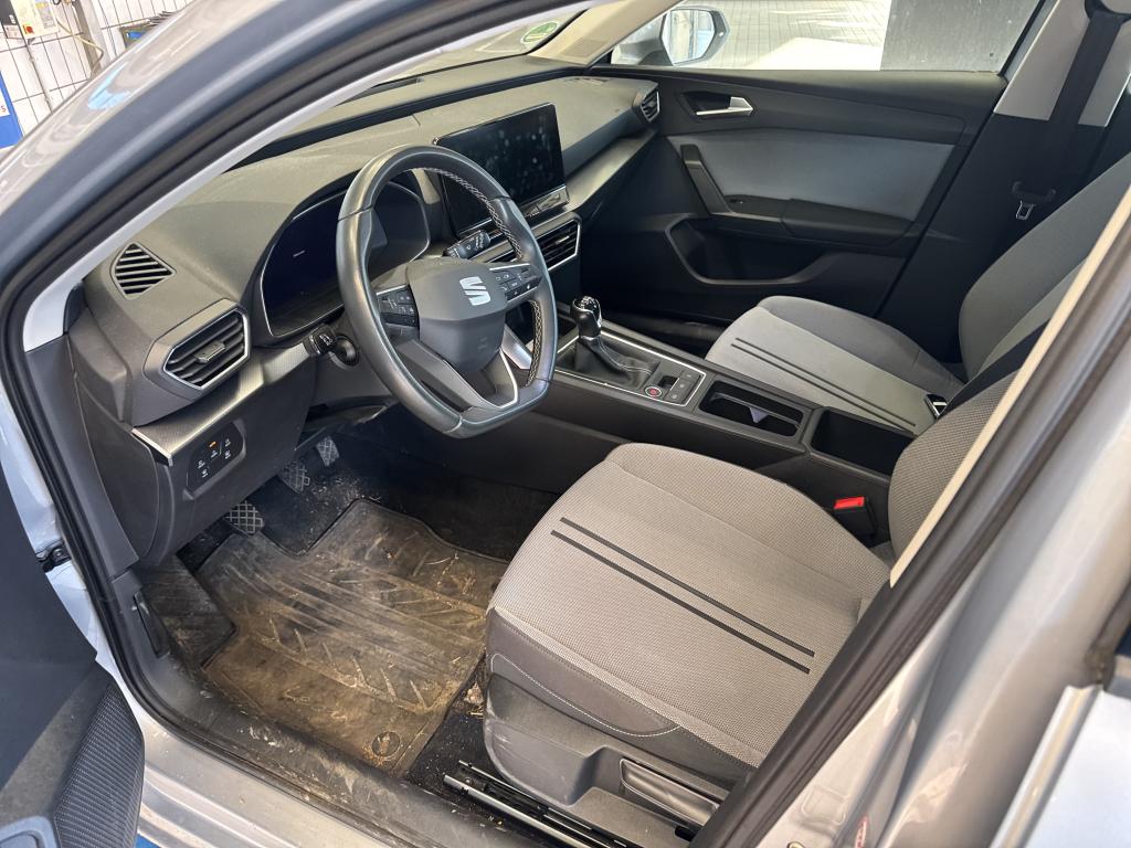 Fahrzeugabbildung SEAT Leon ST TSI Style LED AHK Navi AID GRA Park-Assist SH