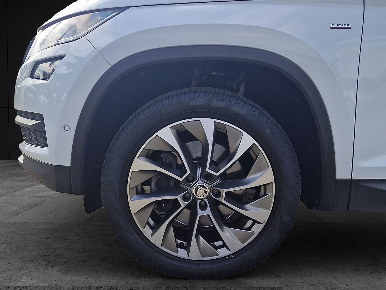 Fahrzeugabbildung SKODA Kodiaq TDI Clever 4x4 LED Navi ACC STHZ 4xSHZ