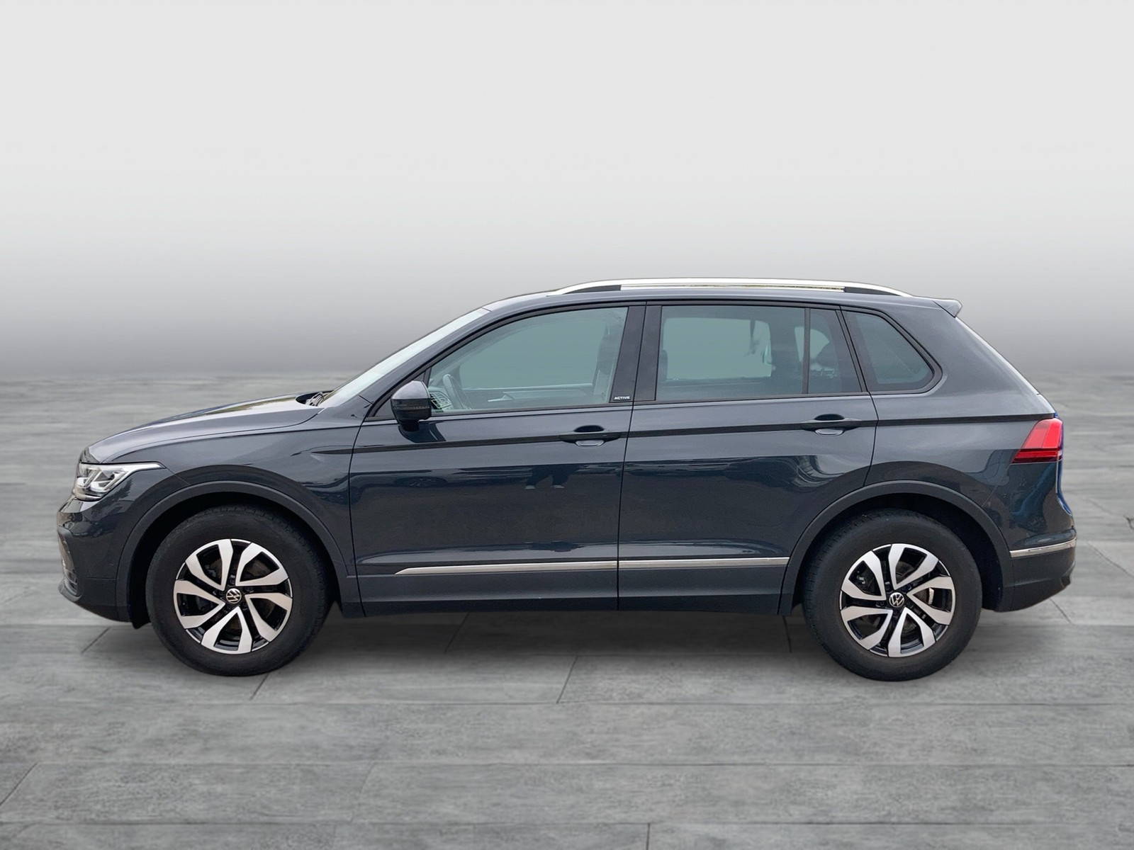 Fahrzeugabbildung Volkswagen Tiguan TDI Life DSG Matrix Navi ACC AHK PDC