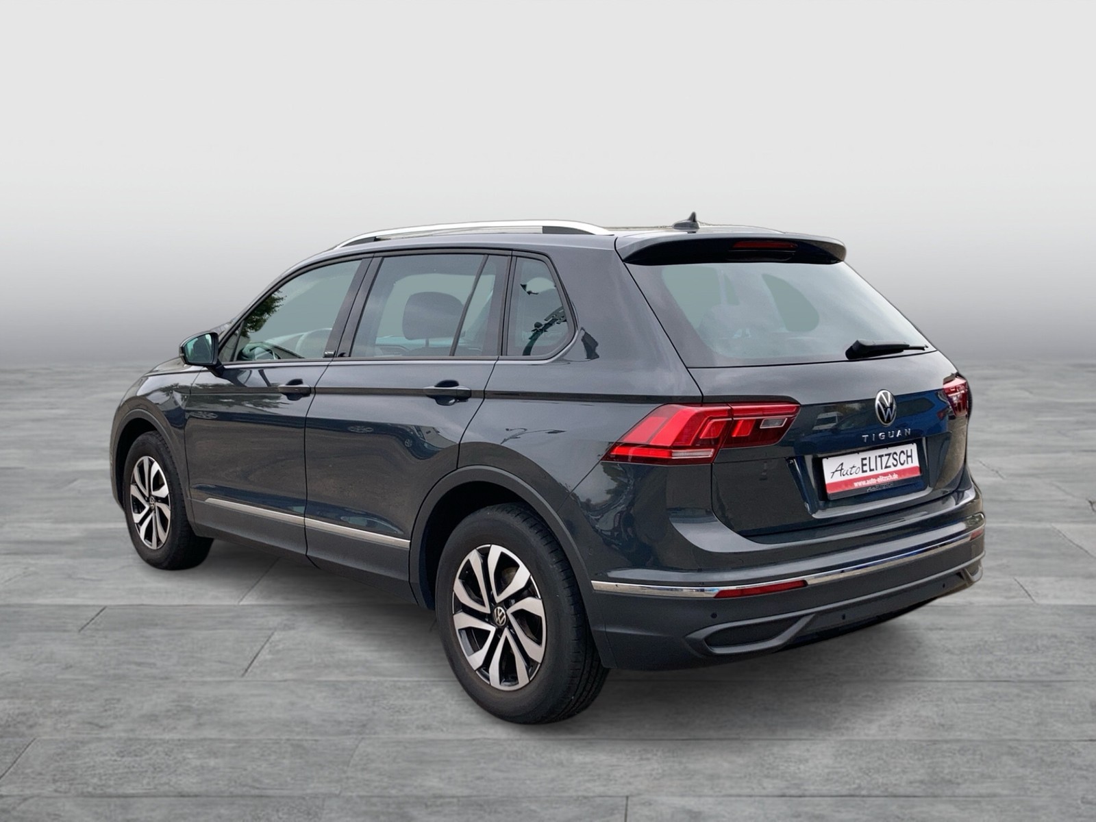 Fahrzeugabbildung Volkswagen Tiguan TDI Life DSG Matrix Navi ACC AHK PDC