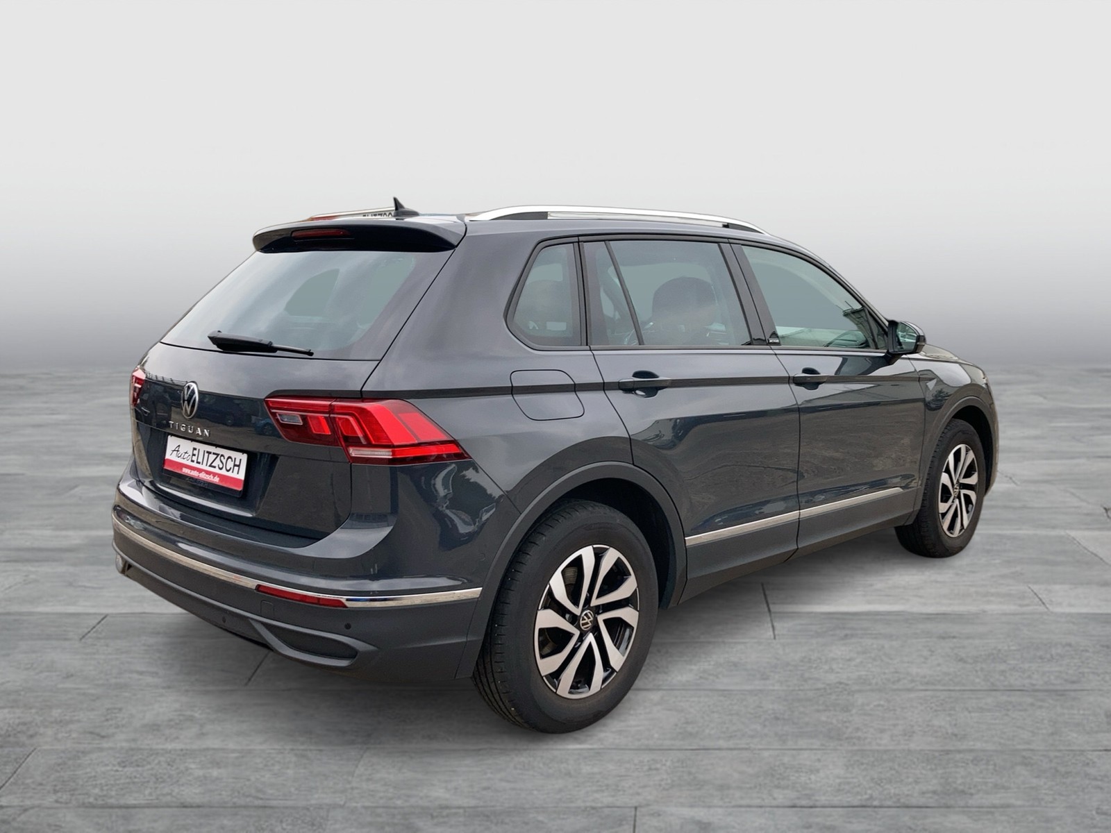 Fahrzeugabbildung Volkswagen Tiguan TDI Life DSG Matrix Navi ACC AHK PDC