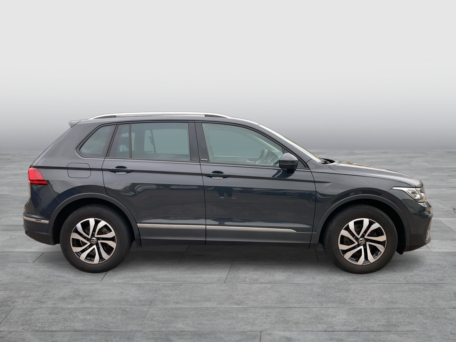 Fahrzeugabbildung Volkswagen Tiguan TDI Life DSG Matrix Navi ACC AHK PDC