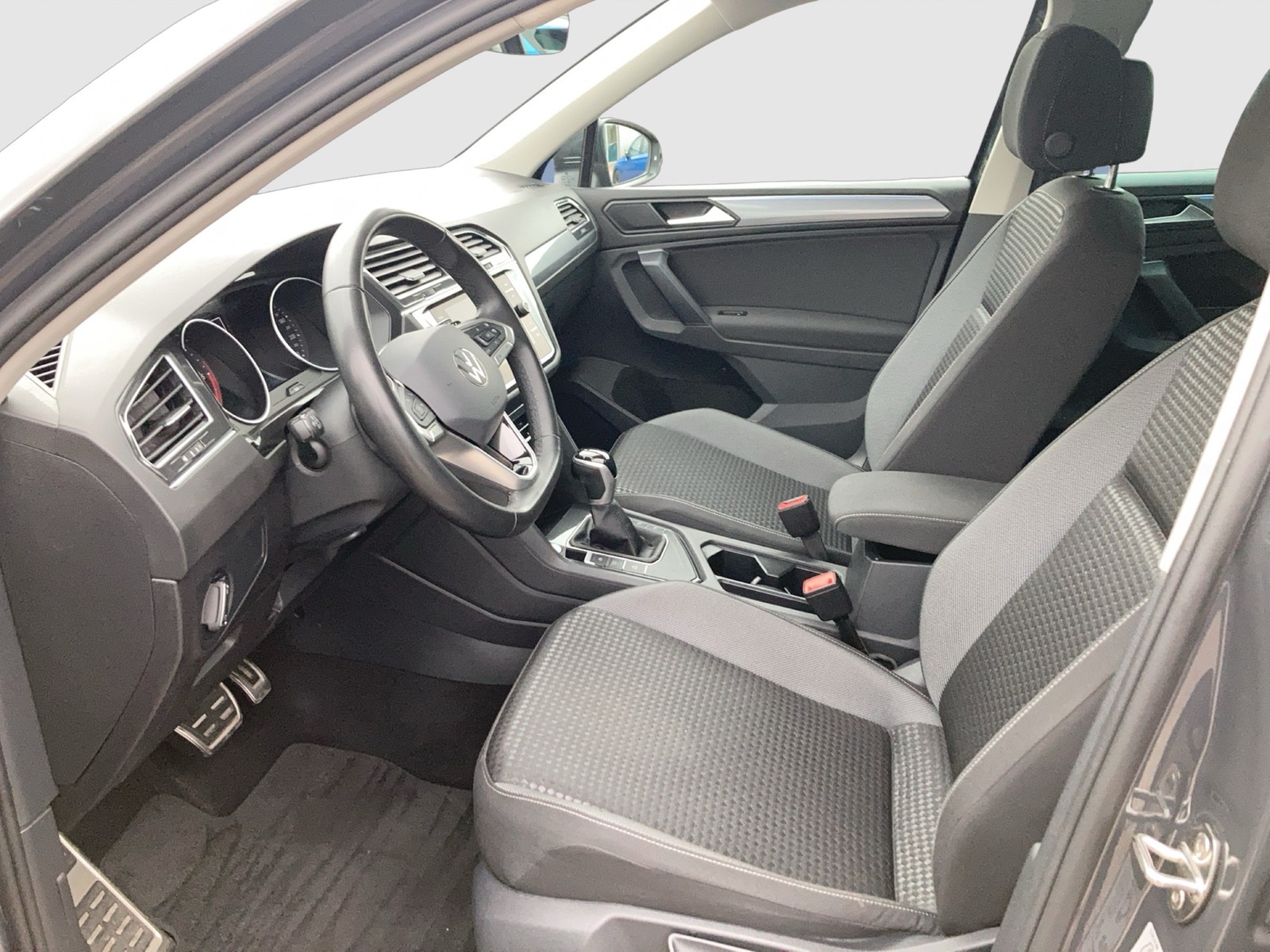 Fahrzeugabbildung Volkswagen Tiguan TDI Life DSG Matrix Navi ACC AHK PDC