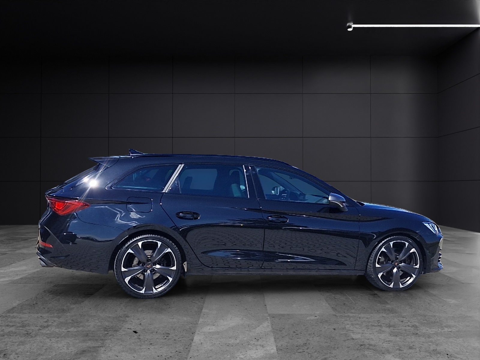 Fahrzeugabbildung CUPRA Leon Sportstourer VZ 4Drive LED Navi ACC SHZ RFK