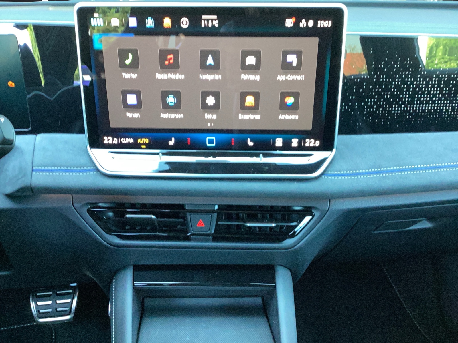 Fahrzeugabbildung Volkswagen Tiguan R-Line TDI AHZV LED+ KESSY AreaView