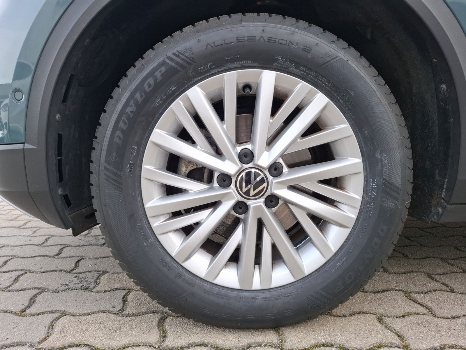 Fahrzeugabbildung Volkswagen T-Roc TSI Life LED Navi AID Park-Assist SH LM