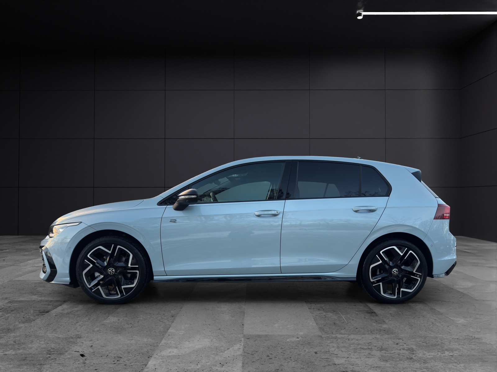 Fahrzeugabbildung Volkswagen Golf R-Line AHZV NAVI LED ACC