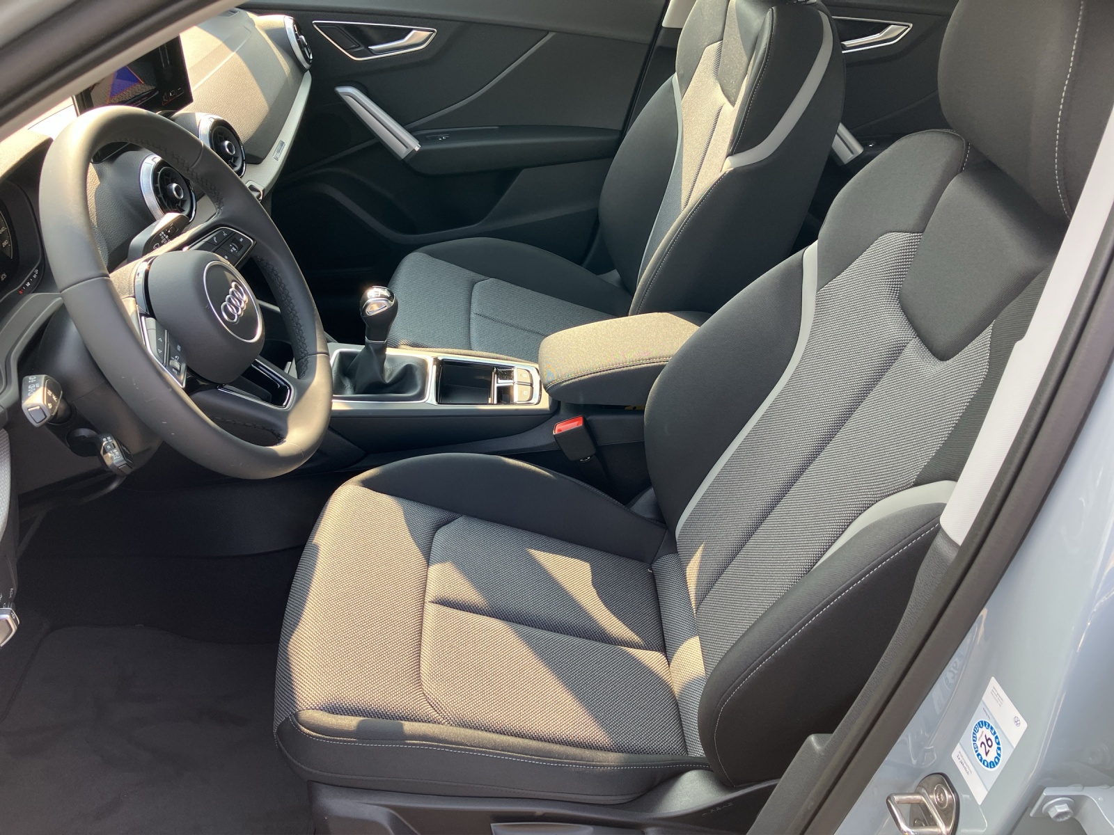 Fahrzeugabbildung Audi Q2 35 TFSI advanced LED-Scheinwerfer, Audi virtual Cockpit LED-Scheinwerfer, Audi virtual Cockpit