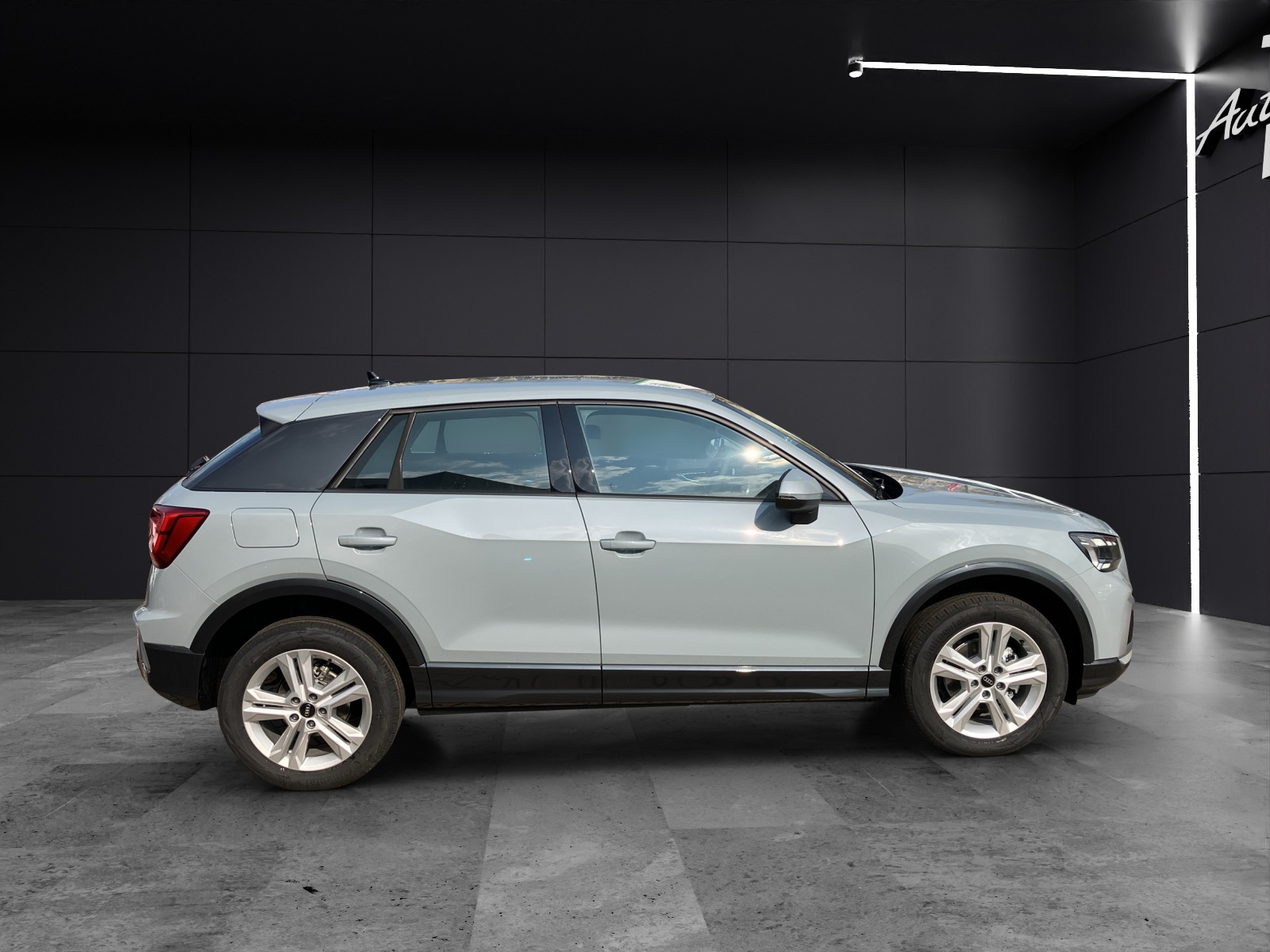 Fahrzeugabbildung Audi Q2 35 TFSI advanced LED-Scheinwerfer, Audi virtual Cockpit LED-Scheinwerfer, Audi virtual Cockpit