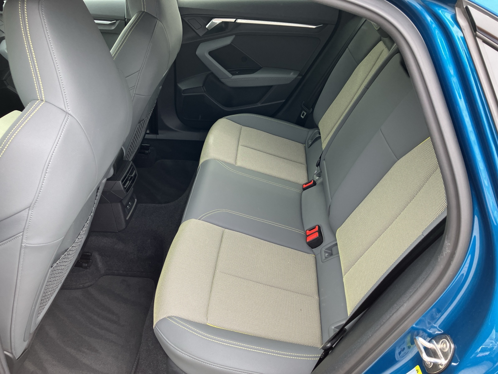 Fahrzeugabbildung Audi A3 Limousine 35 TFSI advanced MATRIX Navi ACC AHK VC SH