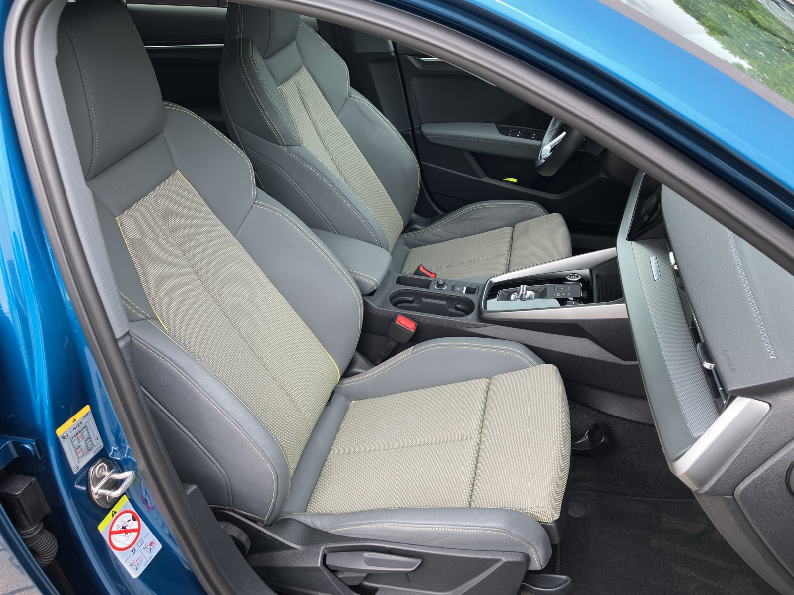 Fahrzeugabbildung Audi A3 Limousine 35 TFSI advanced MATRIX Navi ACC AHK VC SH