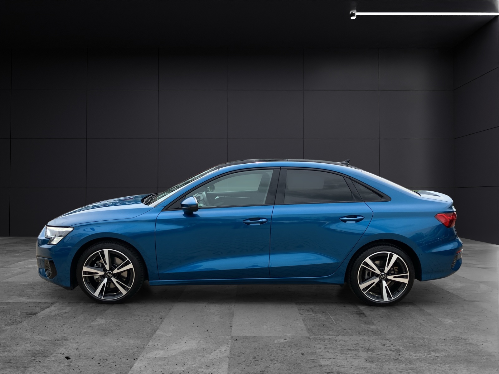 Fahrzeugabbildung Audi A3 Limousine 35 TFSI advanced MATRIX Navi ACC AHK VC SH