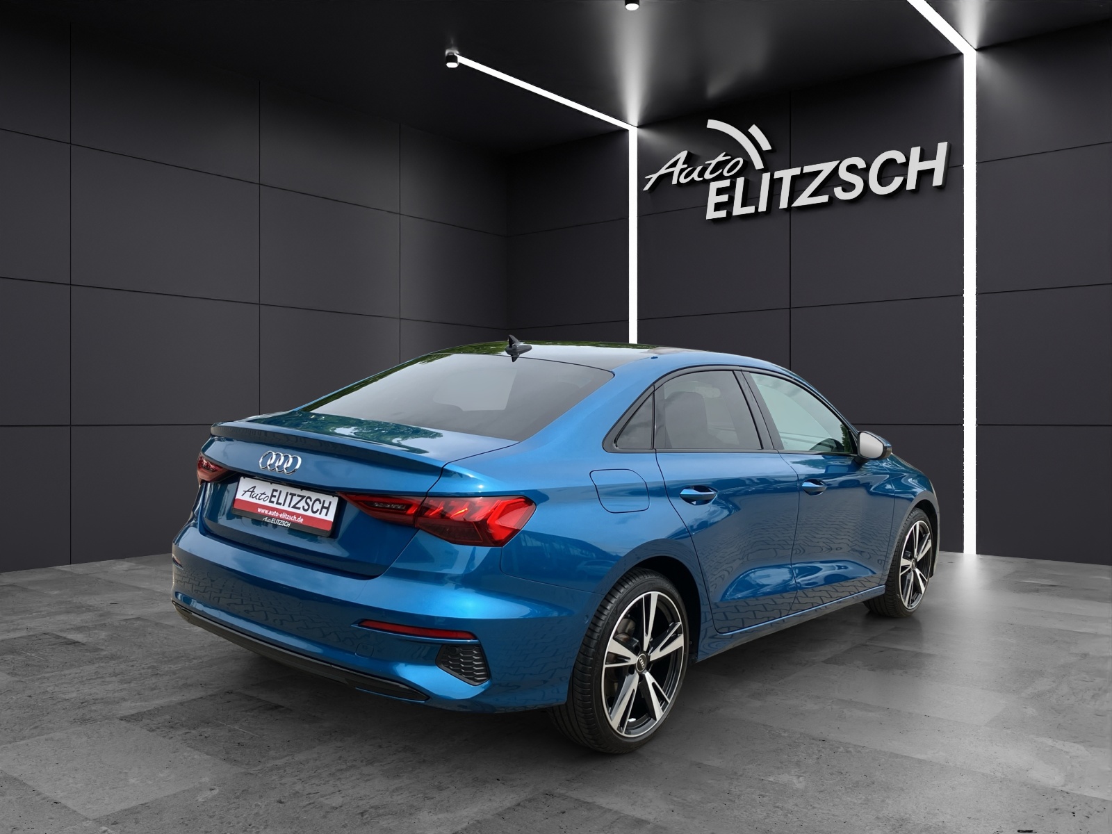 Fahrzeugabbildung Audi A3 Limousine 35 TFSI advanced MATRIX Navi ACC AHK VC SH