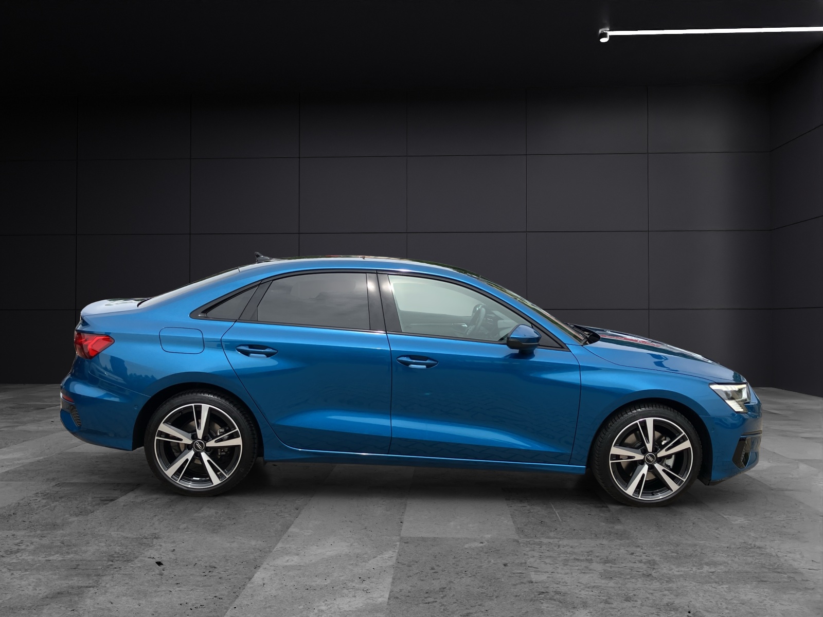 Fahrzeugabbildung Audi A3 Limousine 35 TFSI advanced MATRIX Navi ACC AHK VC SH