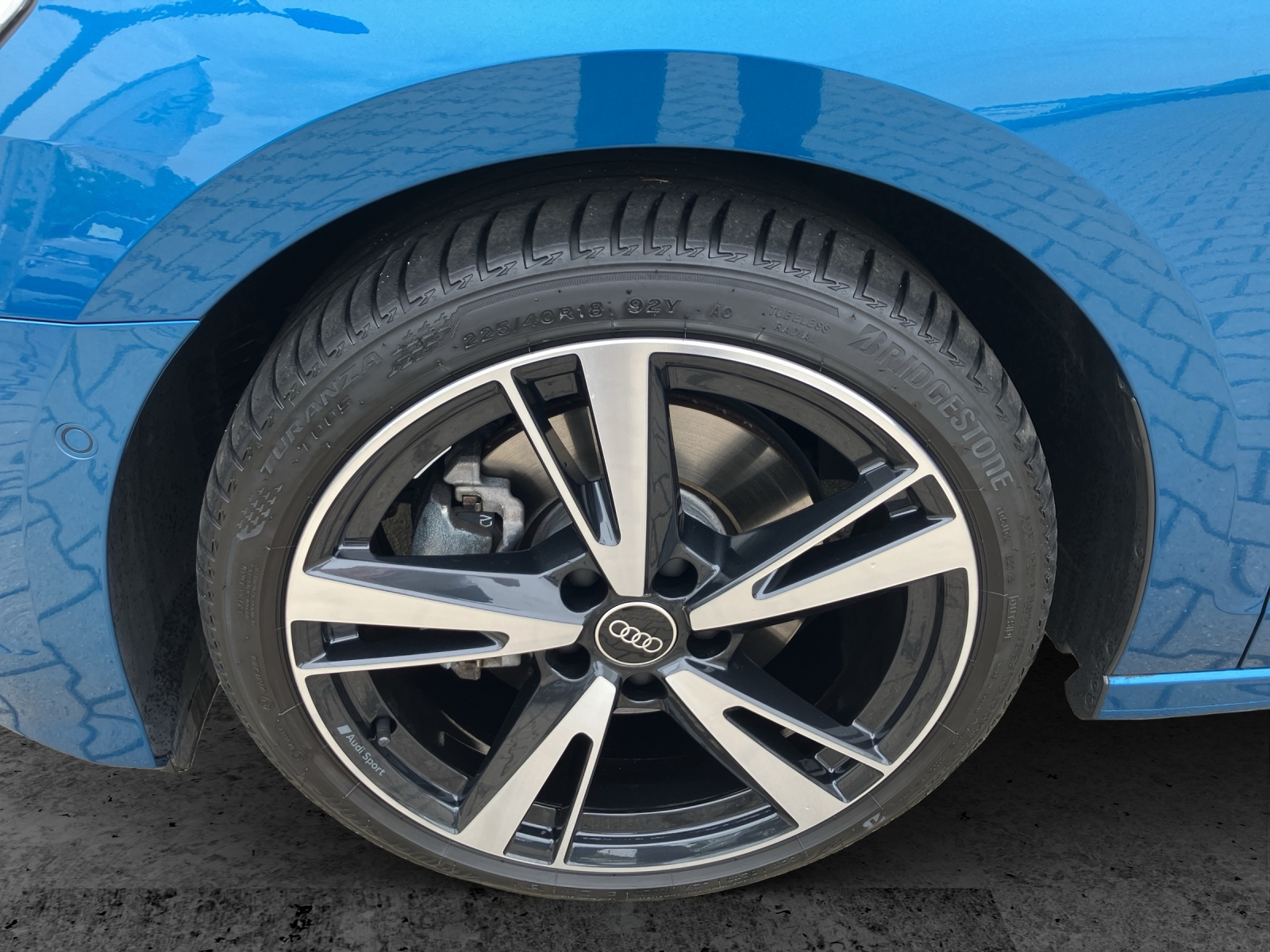 Fahrzeugabbildung Audi A3 Limousine 35 TFSI advanced MATRIX Navi ACC AHK VC SH