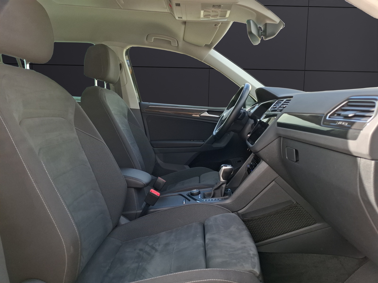 Fahrzeugabbildung Volkswagen Tiguan TDI Elegance DSG 4Mo Matrix AHK Navi AIF´D ACC RFK SH 19