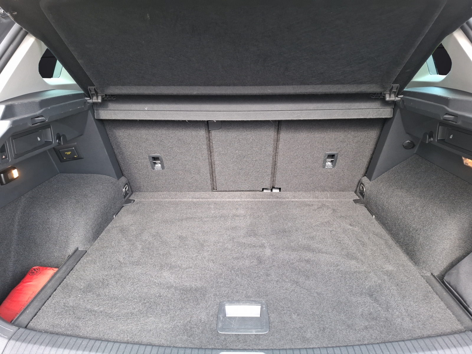 Fahrzeugabbildung Volkswagen Tiguan TDI Elegance DSG 4Mo Matrix AHK Navi AIF´D ACC RFK SH 19